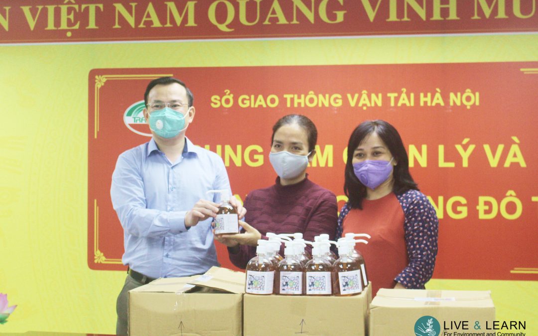 Nước rửa tay (refill) sẽ được đặt tại hệ thống xe buýt Hà Nội